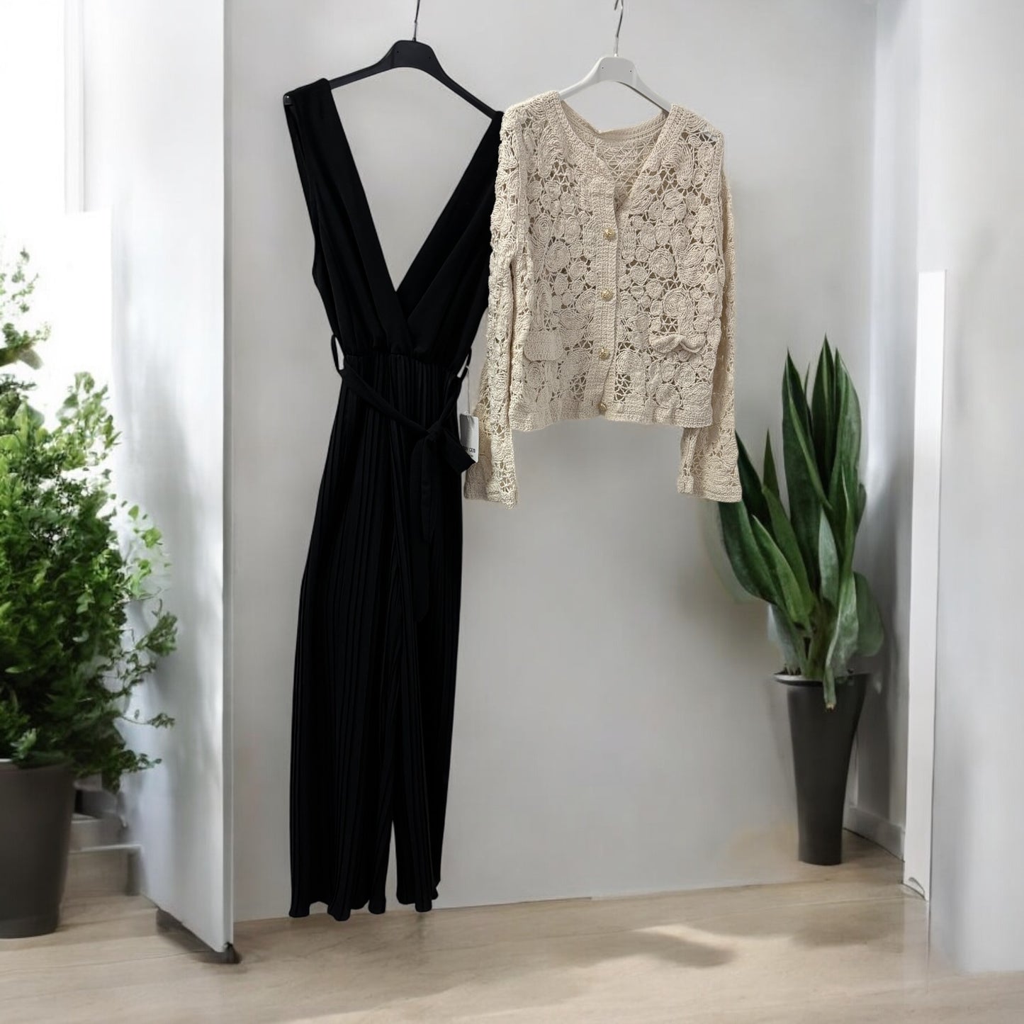 Jumpsuit mit Plissee Bein