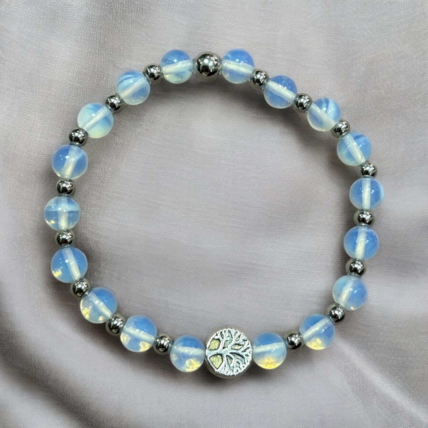 Edelstein Opal Armband mit Edelstahl Details silber und einem Baum des Lebens