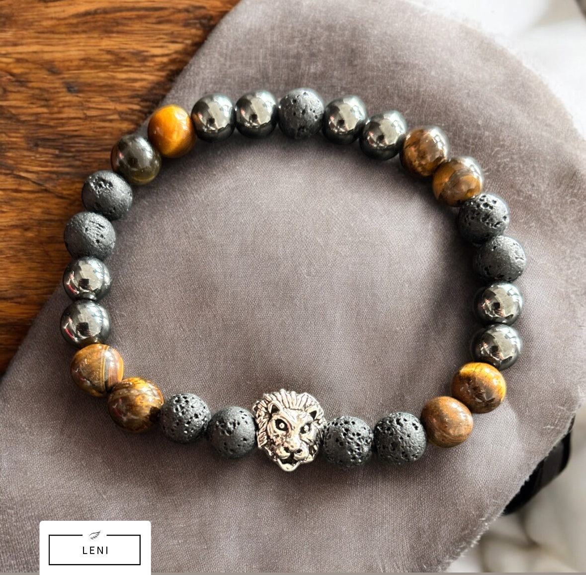 Edelstein Lavastein, Tigerauge und Hämatit Armband mit Löwe