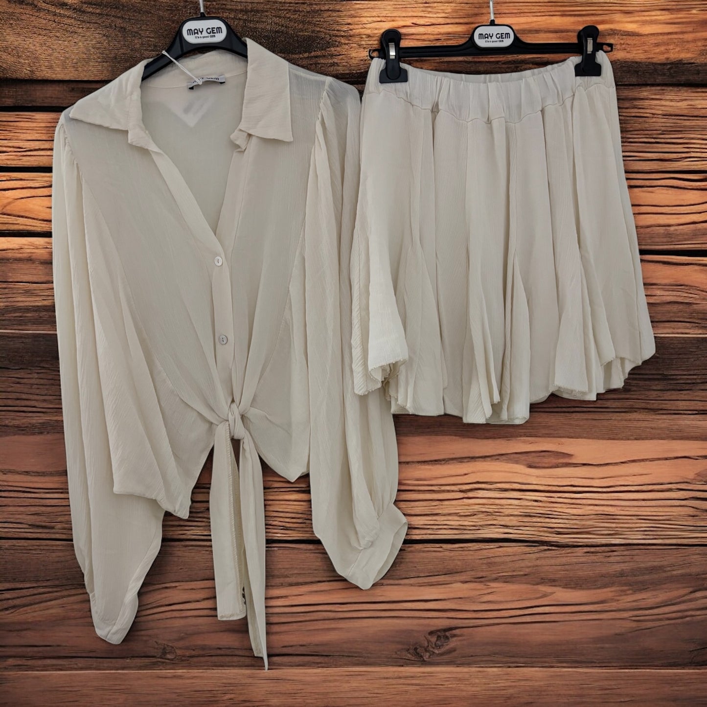 Bluse und Hosenrock