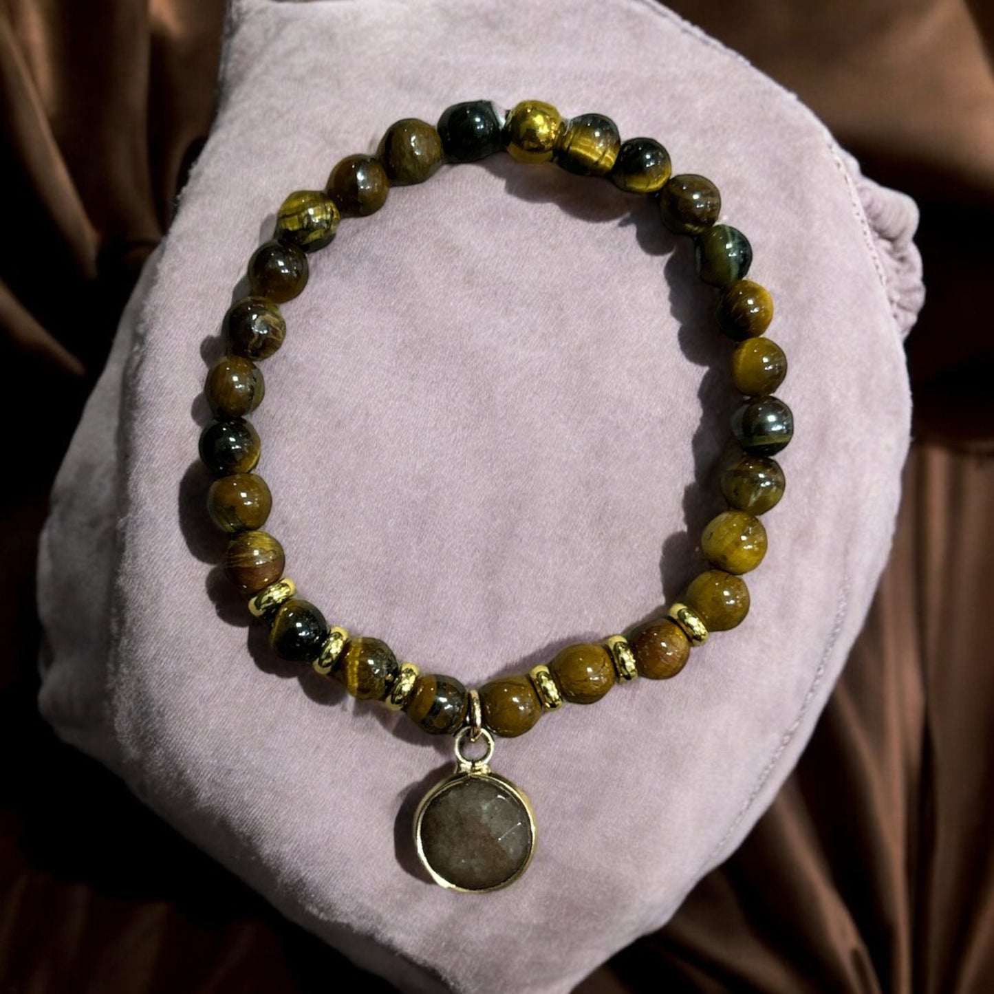 Edelstein Tigerauge Armband mit Tigerauge Anhänger und goldfarbenen Details