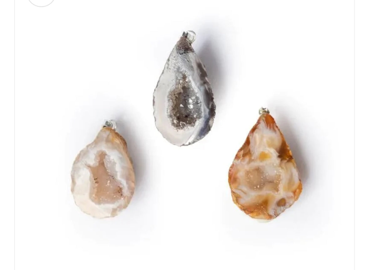 Edelstein Achat Geode Anhänger an Lederband