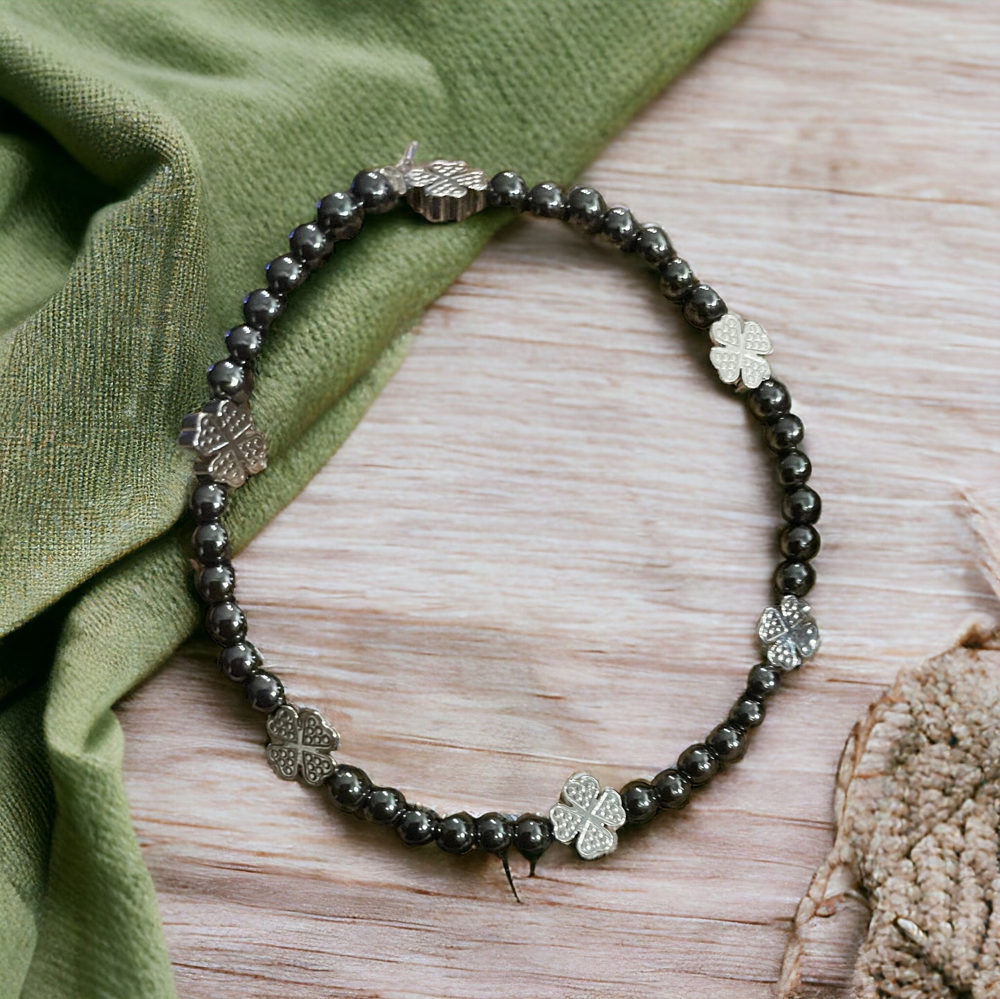Edelstein Hämatit Armband mit Klee