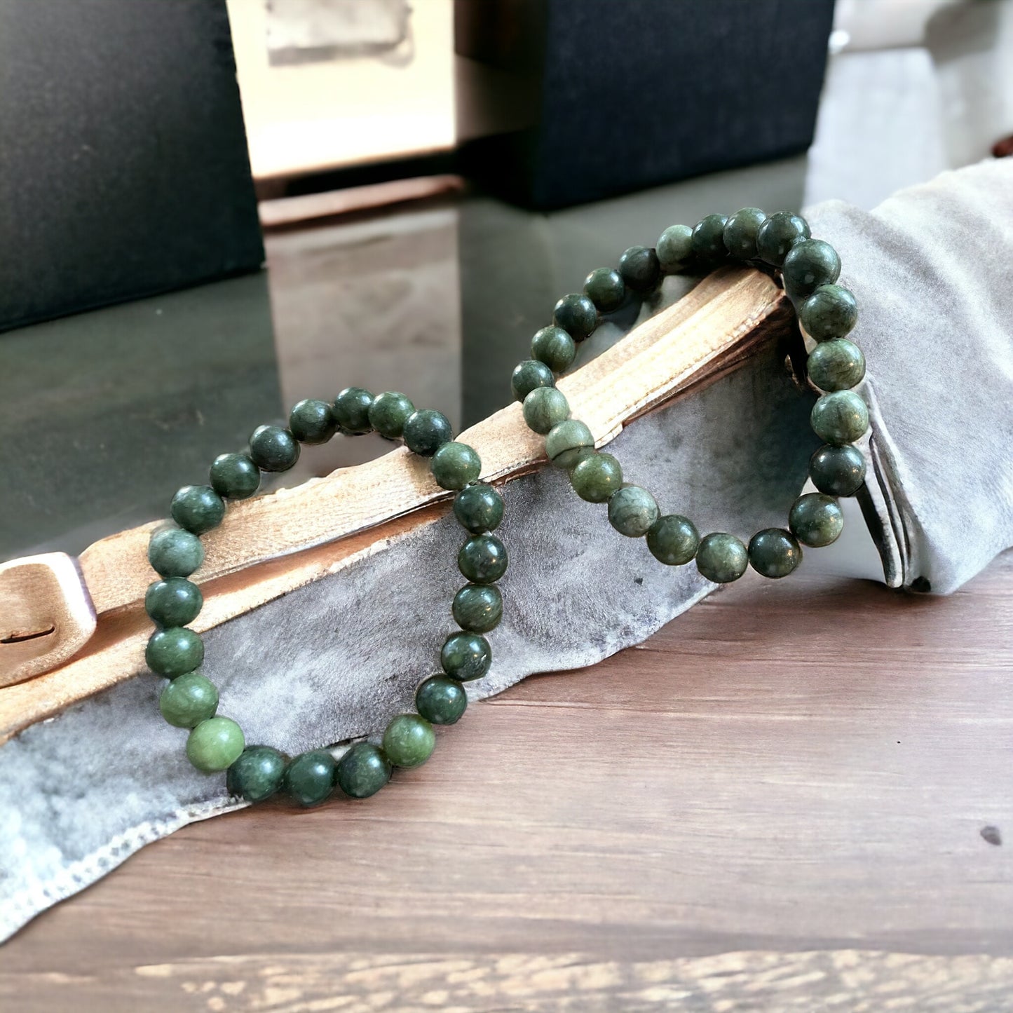 Edelstein Jade, Xinji Jade Mala Armband