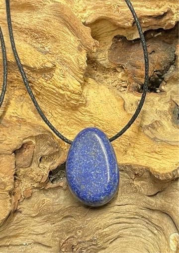 Edelstein Lapislazuli Anhänger gebohrt an Lederband