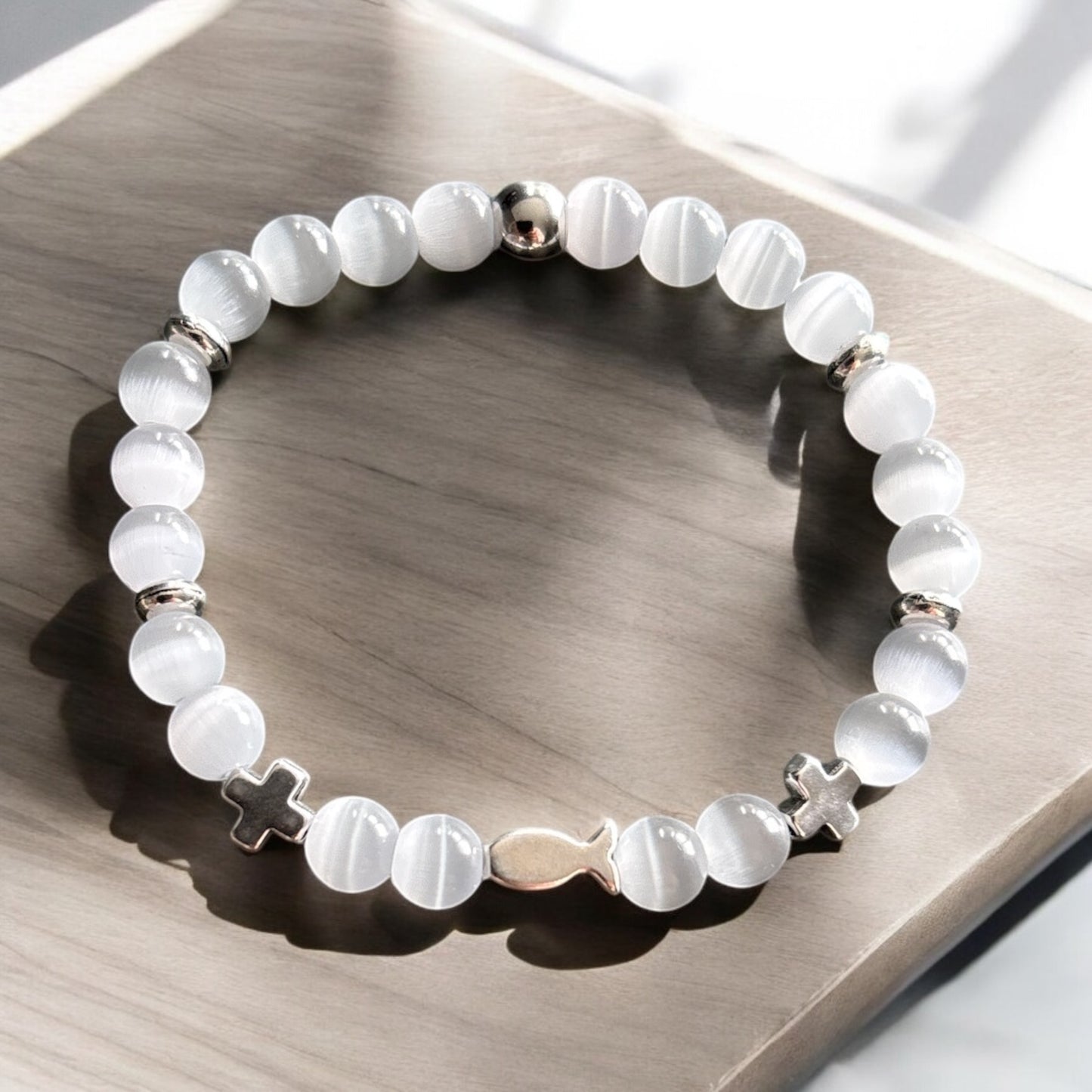 Edelstein Armbänder Kommunion mit Fisch und Kreuz, verschiedene Steine