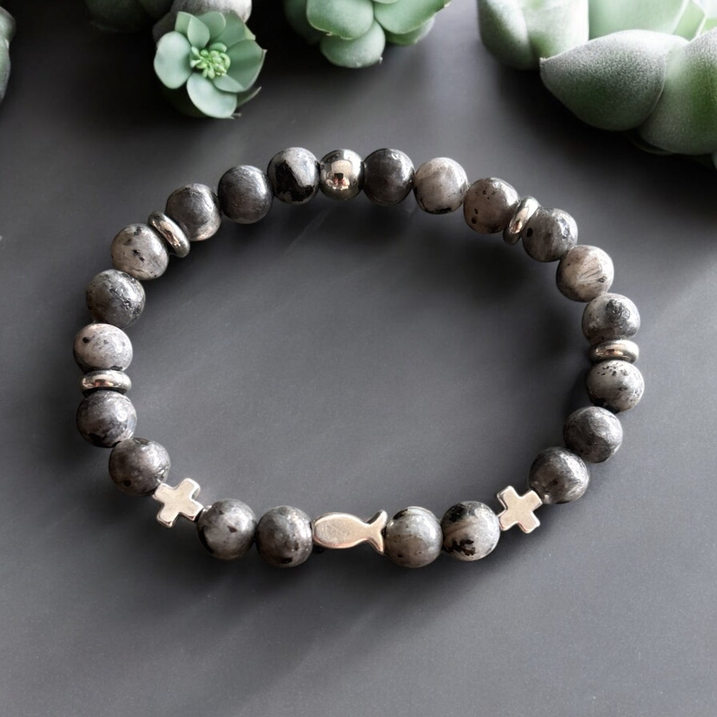 Edelstein Armbänder Kommunion mit Fisch und Kreuz, verschiedene Steine