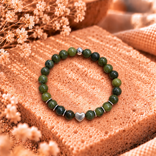 Armband Jade grün mit silberfarbenem Herz