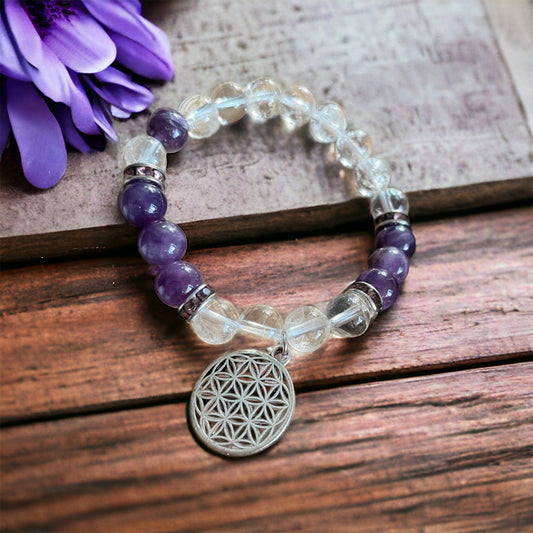 Edelstein Amethyst mit Bergkristall und Blume des Lebens