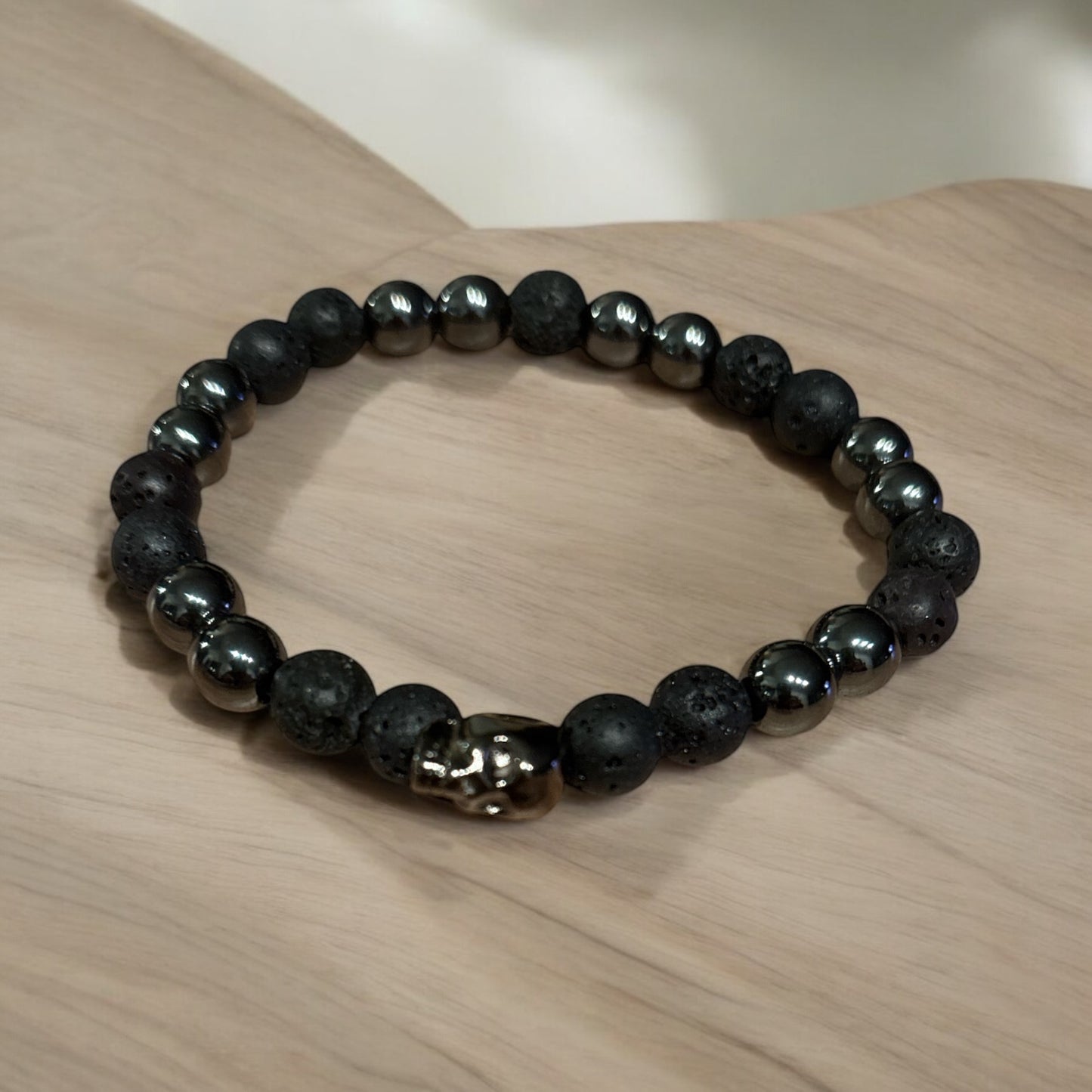 Edelstein Lavastein / Hämatit Armband mit Skull for Men